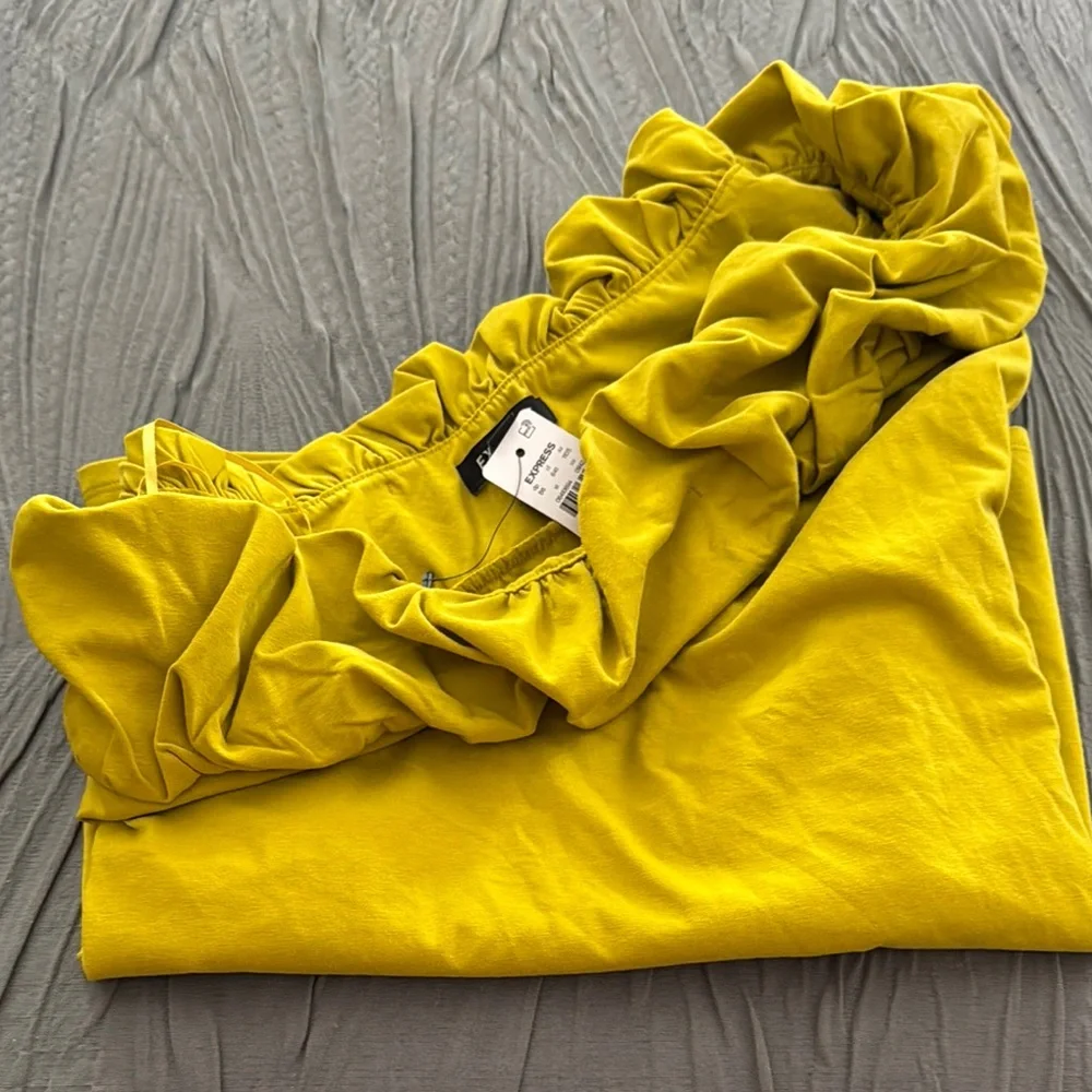 Express Yellow Asymmetrical Ruffled Crop Top - Picture 4 of 4